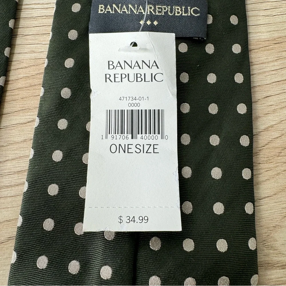 Banana Republic‎ Green Uniform Dot Pattern Silk Neck Tie NWT 3.5” Wide